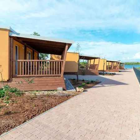 Holiday Camp Vruljica Casa de Férias Pašman