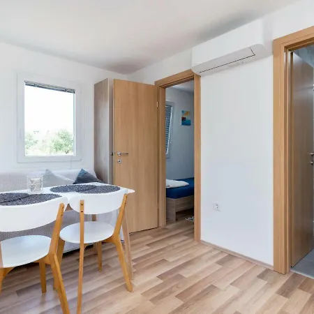 Holiday Camp Vruljica Casa de Férias Pašman